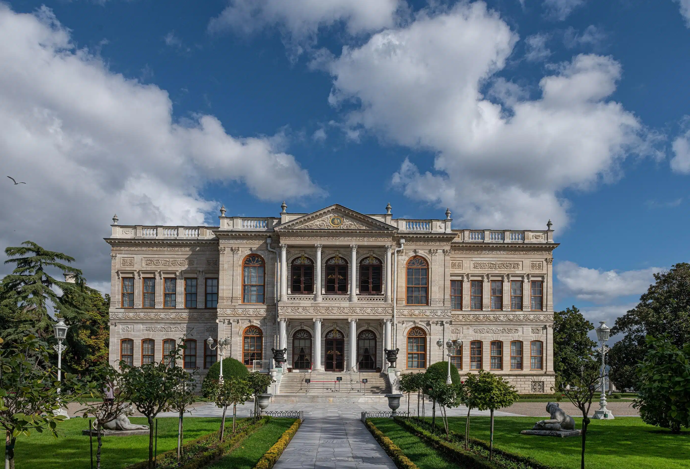 Dolmabahçe Sarayı